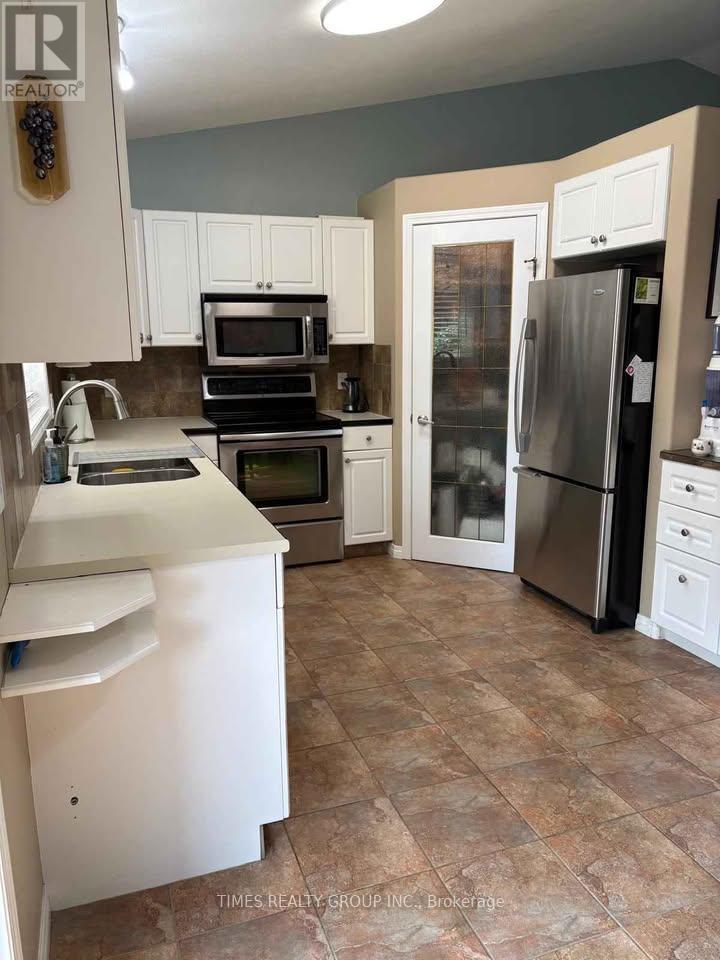 2311 Mt Baker Crescent, Cranbrook, British Columbia  V1C 6M1 - Photo 13 - X12490178