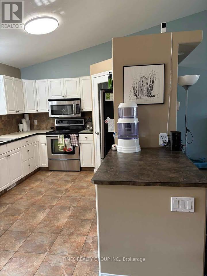 2311 Mt Baker Crescent, Cranbrook, British Columbia  V1C 6M1 - Photo 14 - X12490178