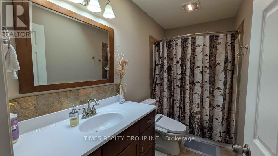 2311 Mt Baker Crescent, Cranbrook, British Columbia  V1C 6M1 - Photo 16 - X12490178