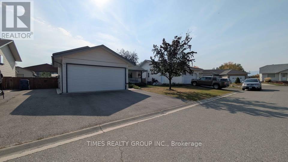 2311 Mt Baker Crescent, Cranbrook, British Columbia  V1C 6M1 - Photo 2 - X12490178