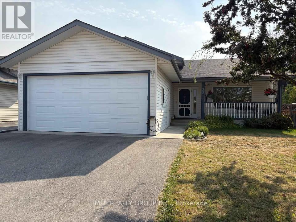 2311 Mt Baker Crescent, Cranbrook, British Columbia  V1C 6M1 - Photo 6 - X12490178