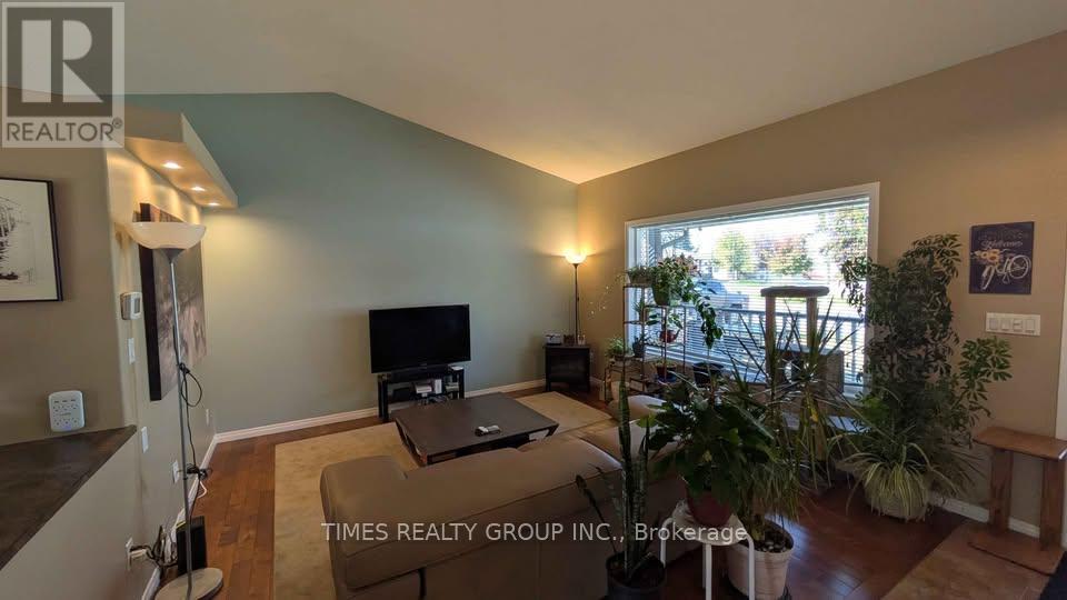 2311 Mt Baker Crescent, Cranbrook, British Columbia  V1C 6M1 - Photo 7 - X12490178