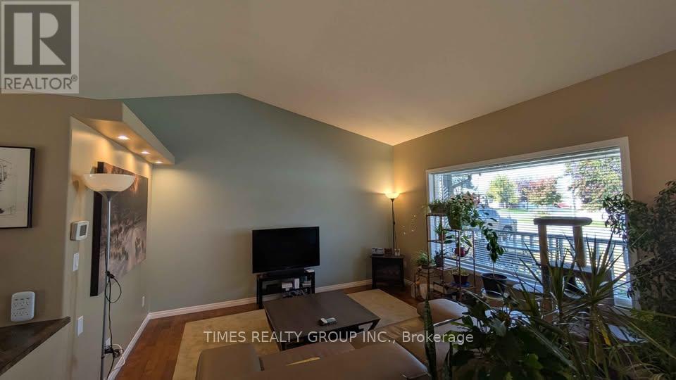 2311 Mt Baker Crescent, Cranbrook, British Columbia  V1C 6M1 - Photo 8 - X12490178