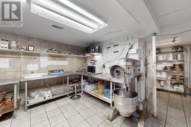 872 Upper Sherman Avenue, Hamilton, Ontario  L8V 3N1 - Photo 12 - X12490256