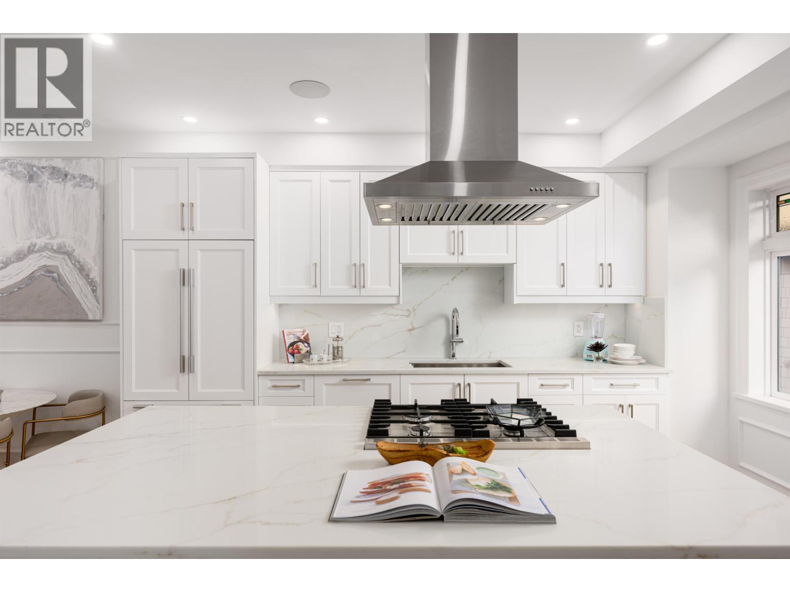 2014 W 15th Avenue, Vancouver, British Columbia  V7V 3P3 - Photo 18 - R3062885