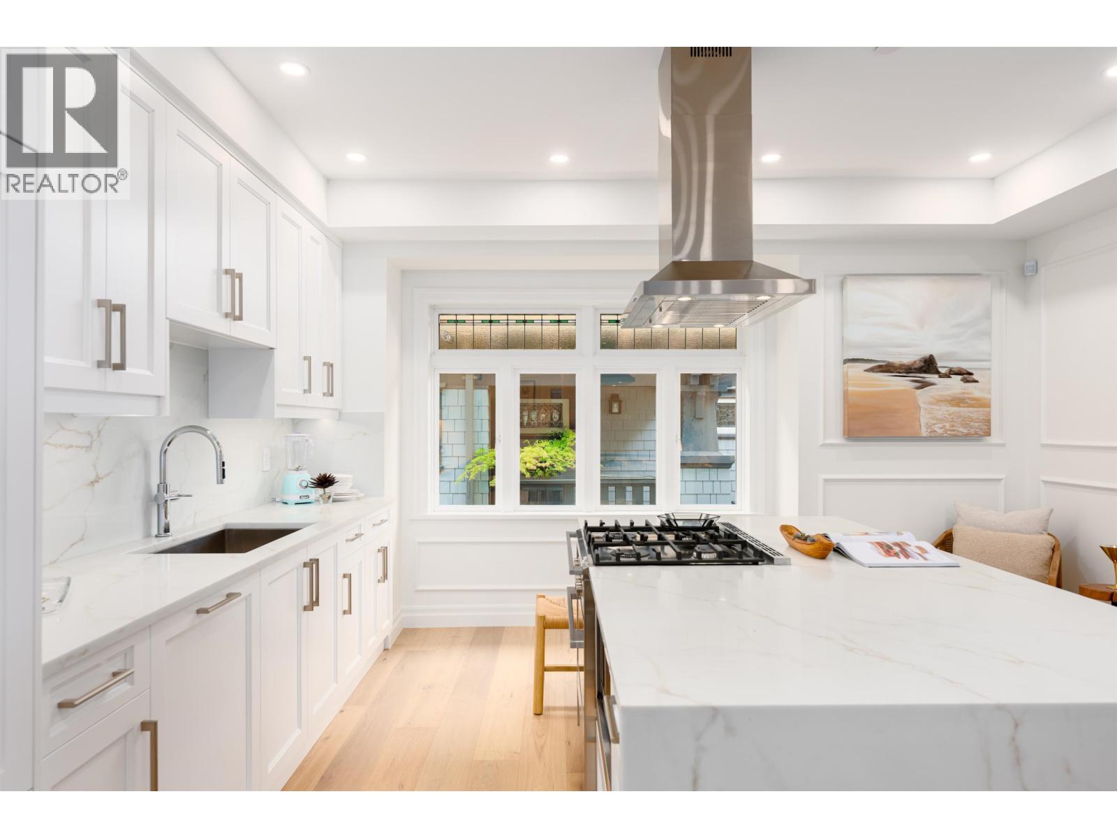 2014 W 15th Avenue, Vancouver, British Columbia  V7V 3P3 - Photo 15 - R3062885