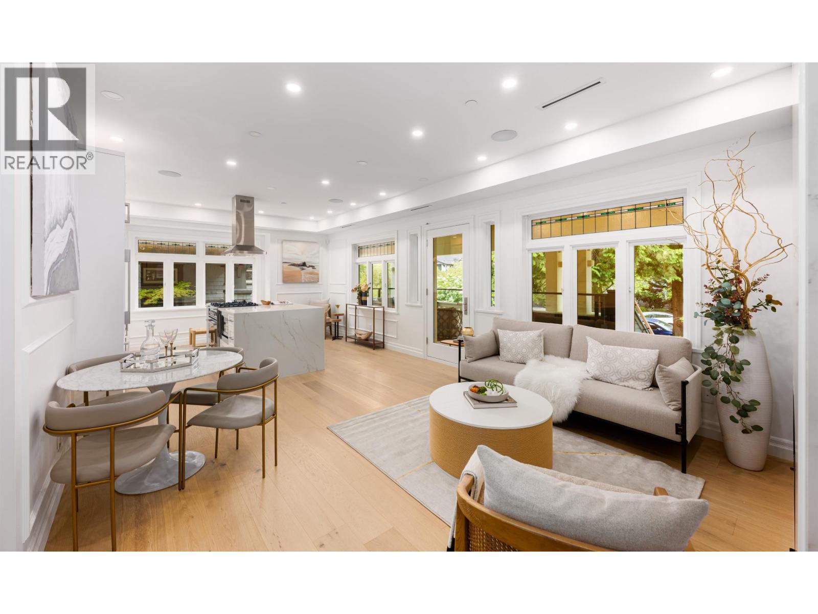 2014 W 15TH AVENUE, Vancouver, British Columbia