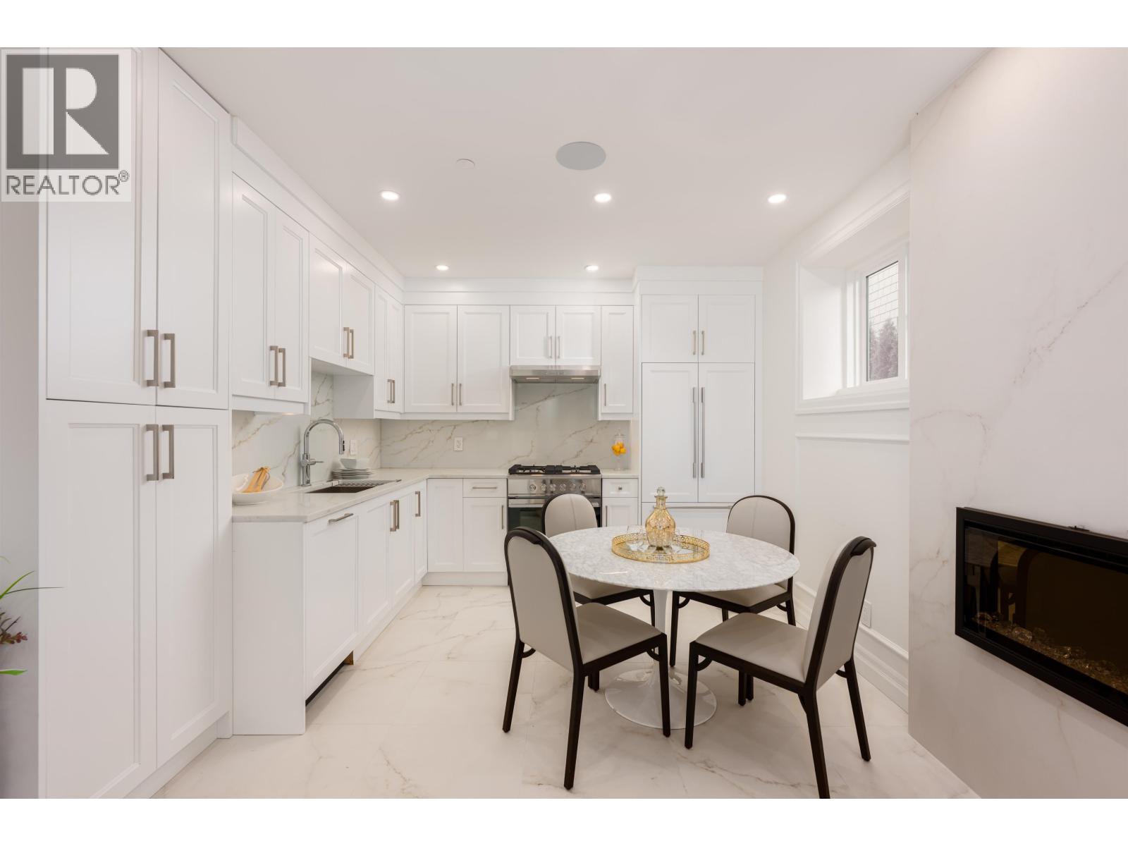 2016 W 15th Avenue, Vancouver, British Columbia  V7V 3P3 - Photo 6 - R3062887