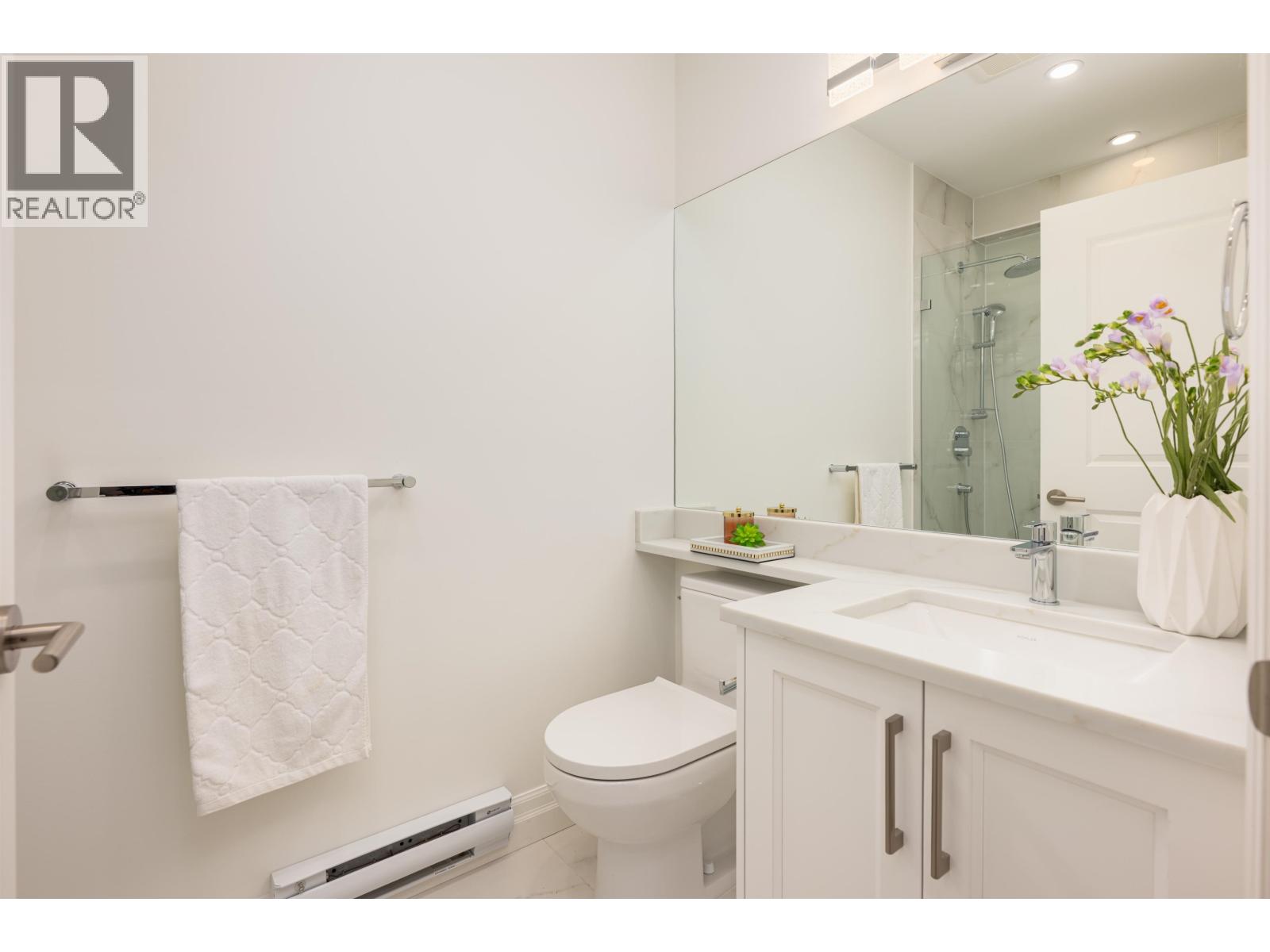 2016 W 15th Avenue, Vancouver, British Columbia  V7V 3P3 - Photo 11 - R3062887