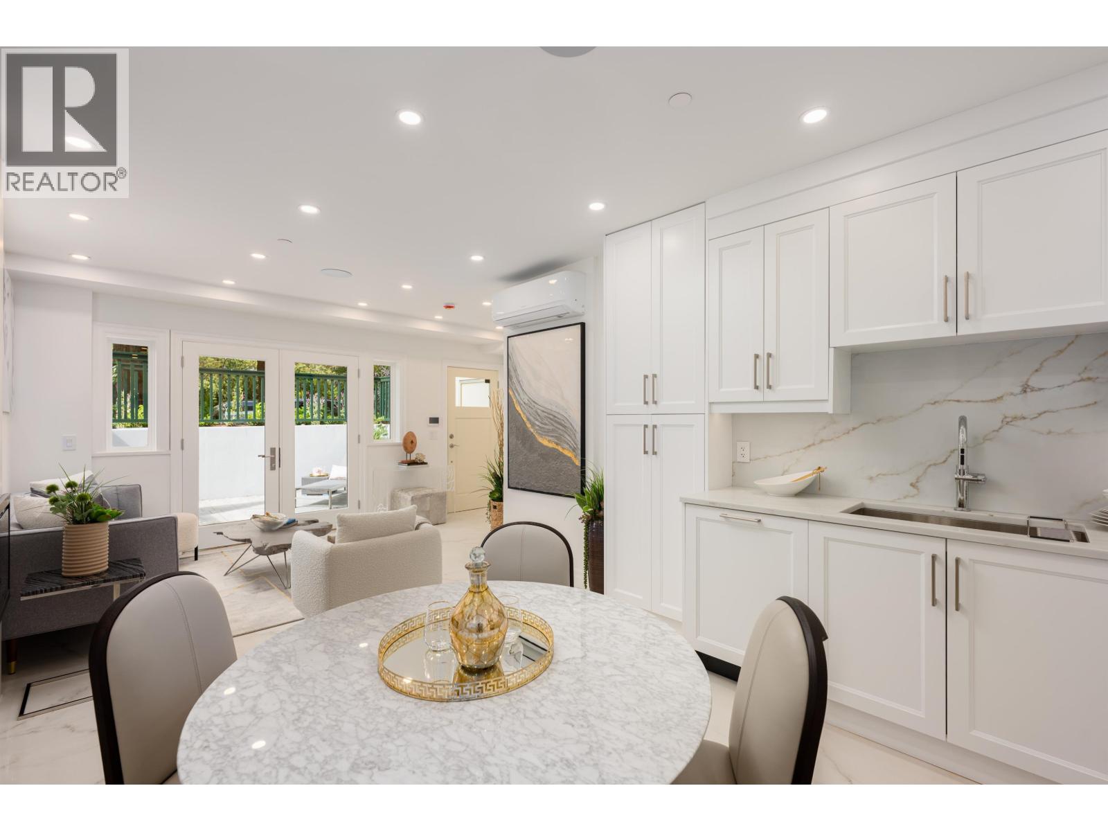 2016 W 15th Avenue, Vancouver, British Columbia  V7V 3P3 - Photo 9 - R3062887