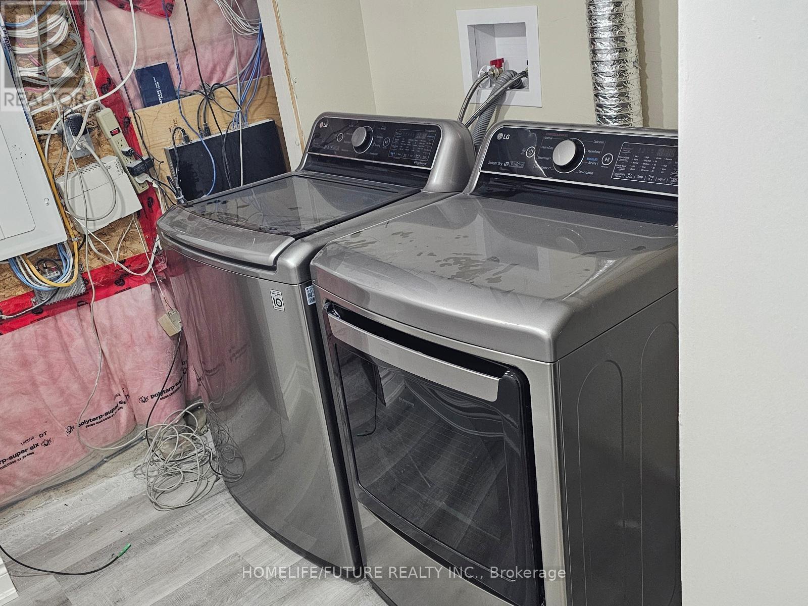 Bsmt - 36 Newhouse Boulevard, Caledon, Ontario  L7C 4A1 - Photo 12 - W12488884