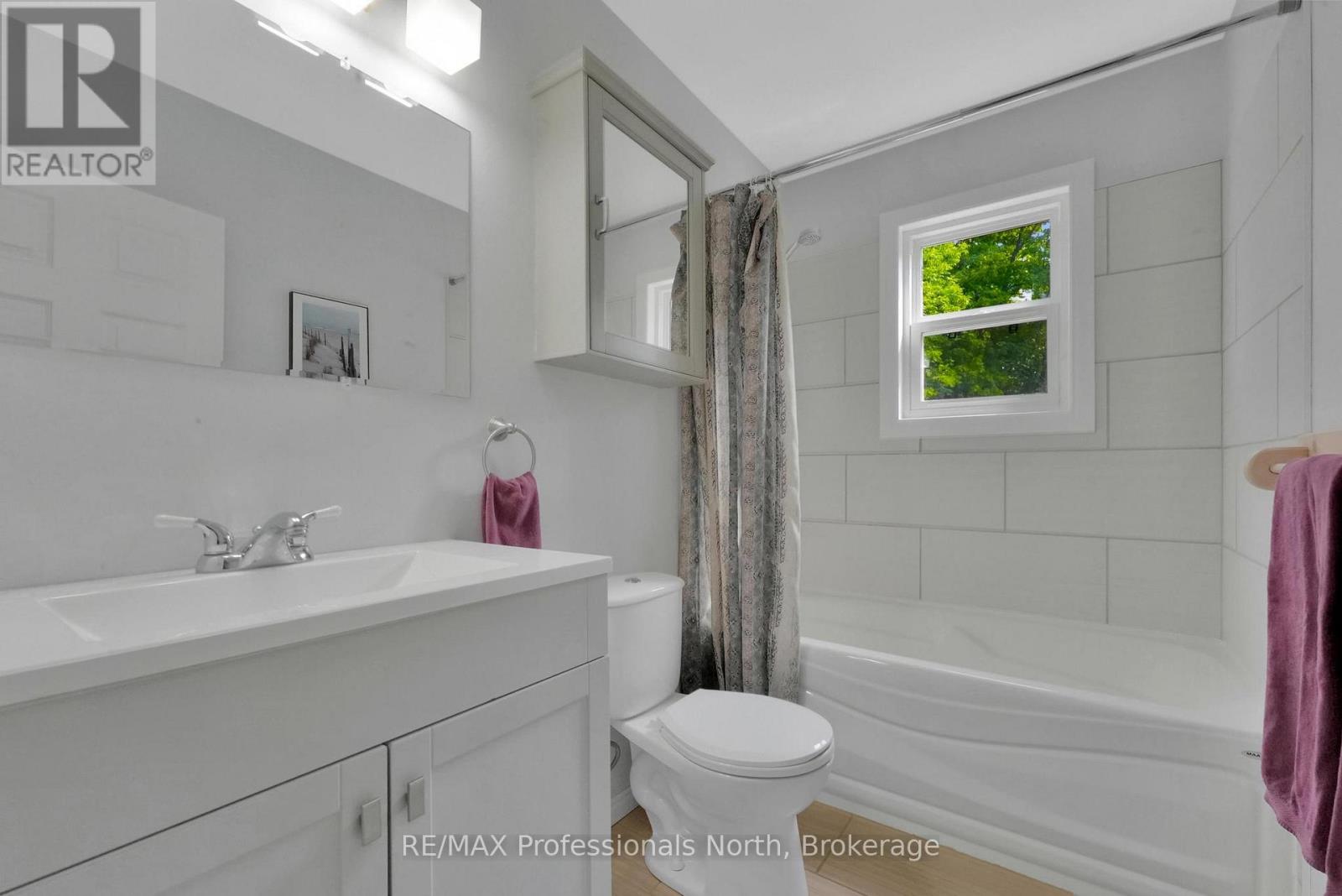 1453 Minnicock Lake Road, Dysart Et Al, Ontario  K0M 1S0 - Photo 29 - X12490266