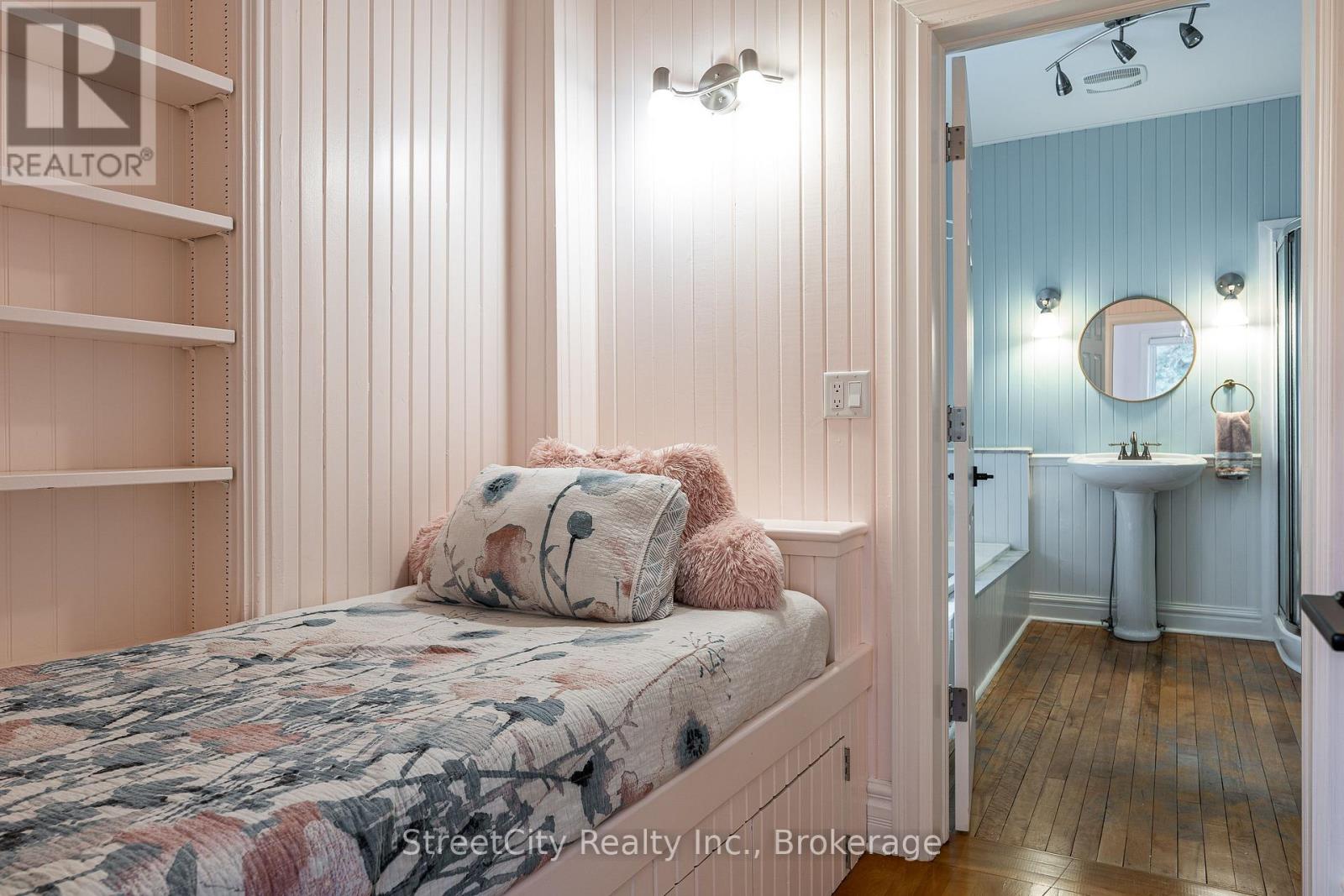 18 Waterloo Street N, Stratford, Ontario  N5A 5H5 - Photo 21 - X12490322