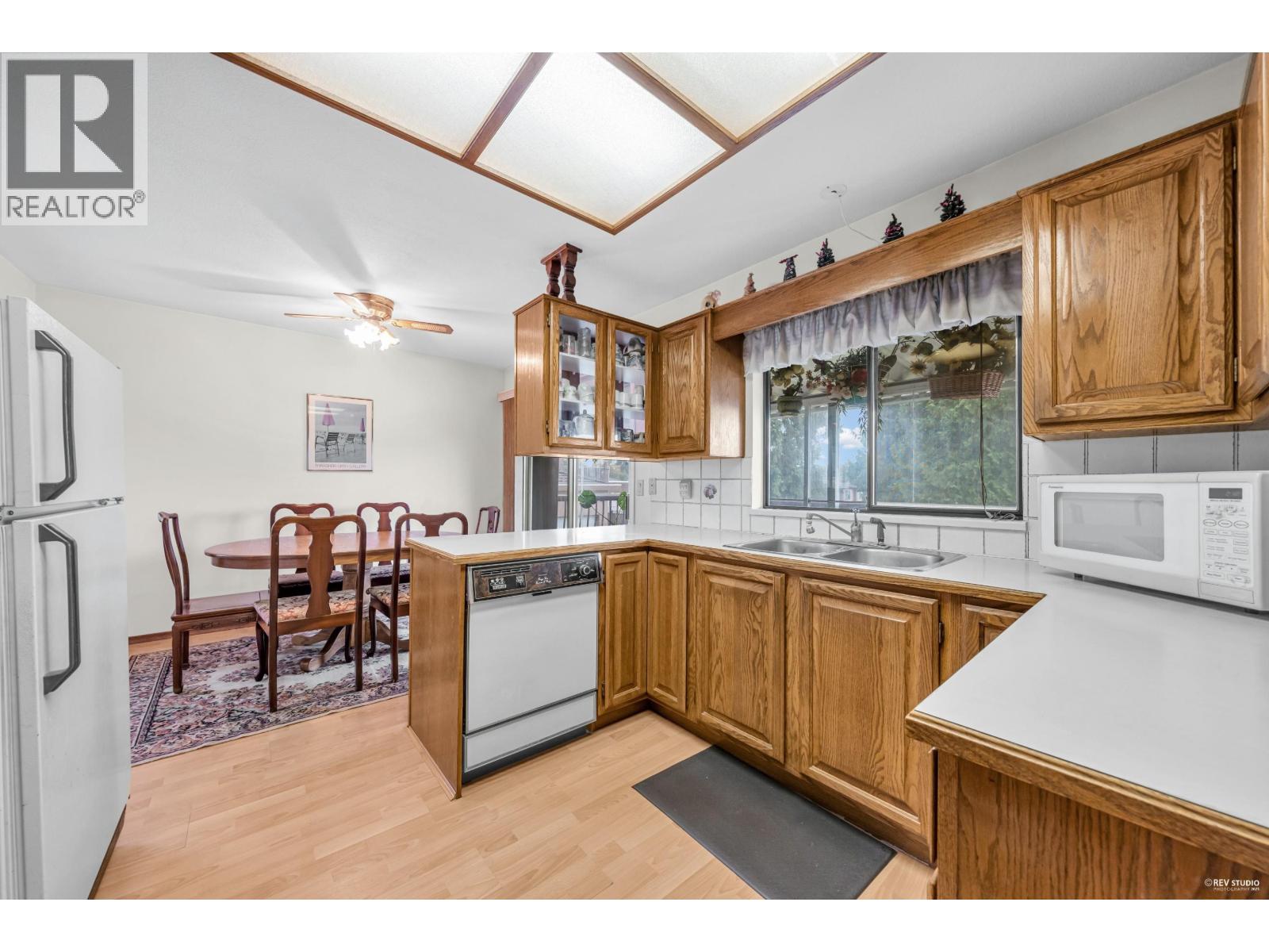 6760 Lakeview Avenue, Burnaby, British Columbia  V5E 2P4 - Photo 10 - R3063243