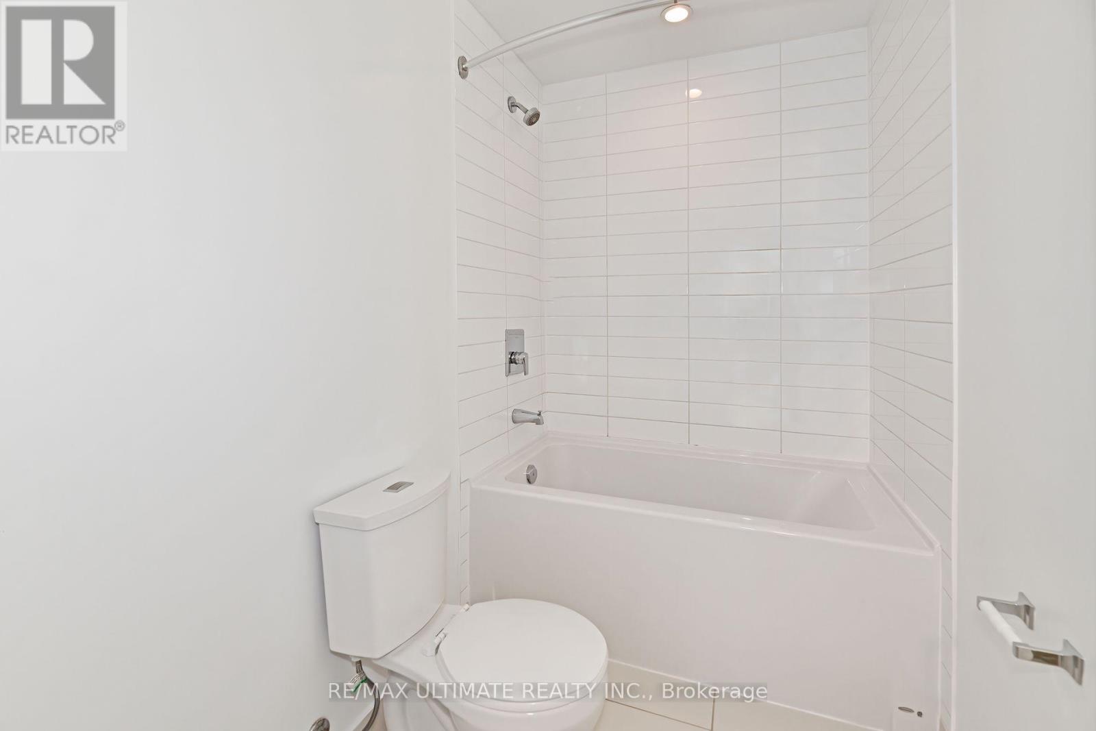 # 405 - 32 Camden Street, Toronto, Ontario  M5V 1G4 - Photo 14 - C12490080