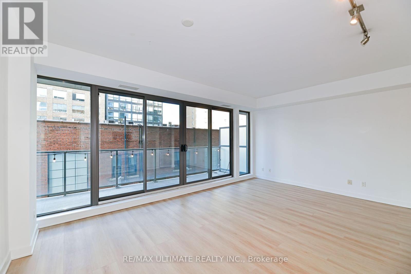 # 405 - 32 Camden Street, Toronto, Ontario  M5V 1G4 - Photo 10 - C12490080