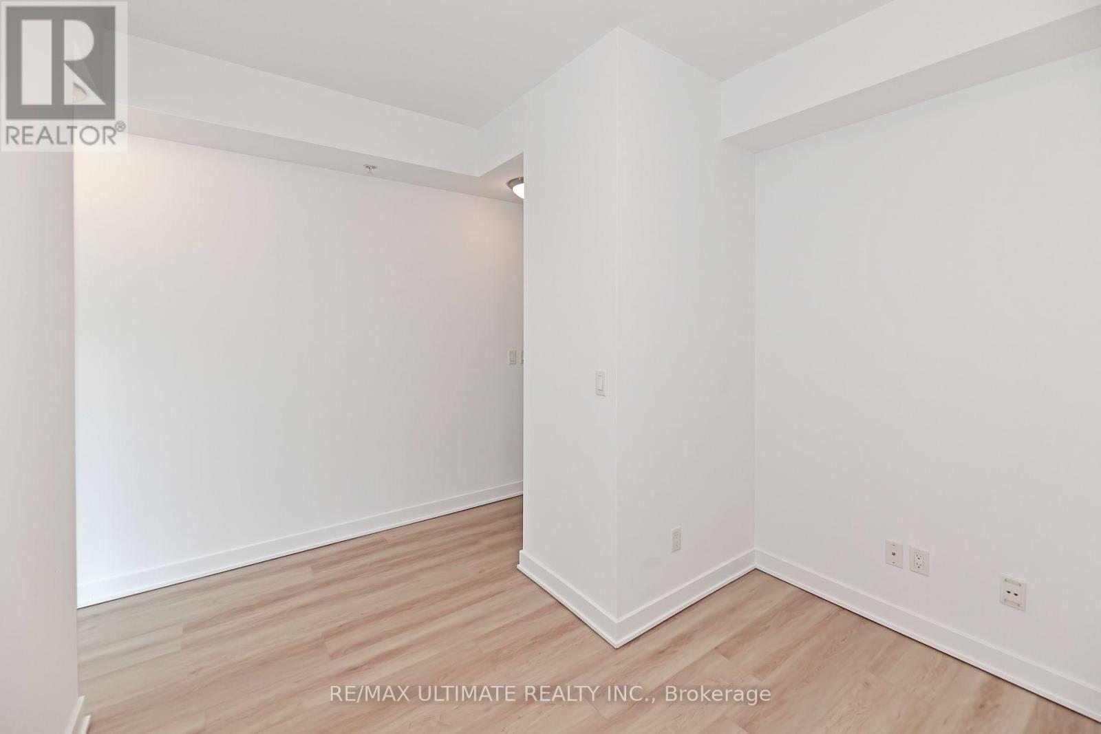 # 405 - 32 Camden Street, Toronto, Ontario  M5V 1G4 - Photo 5 - C12490080