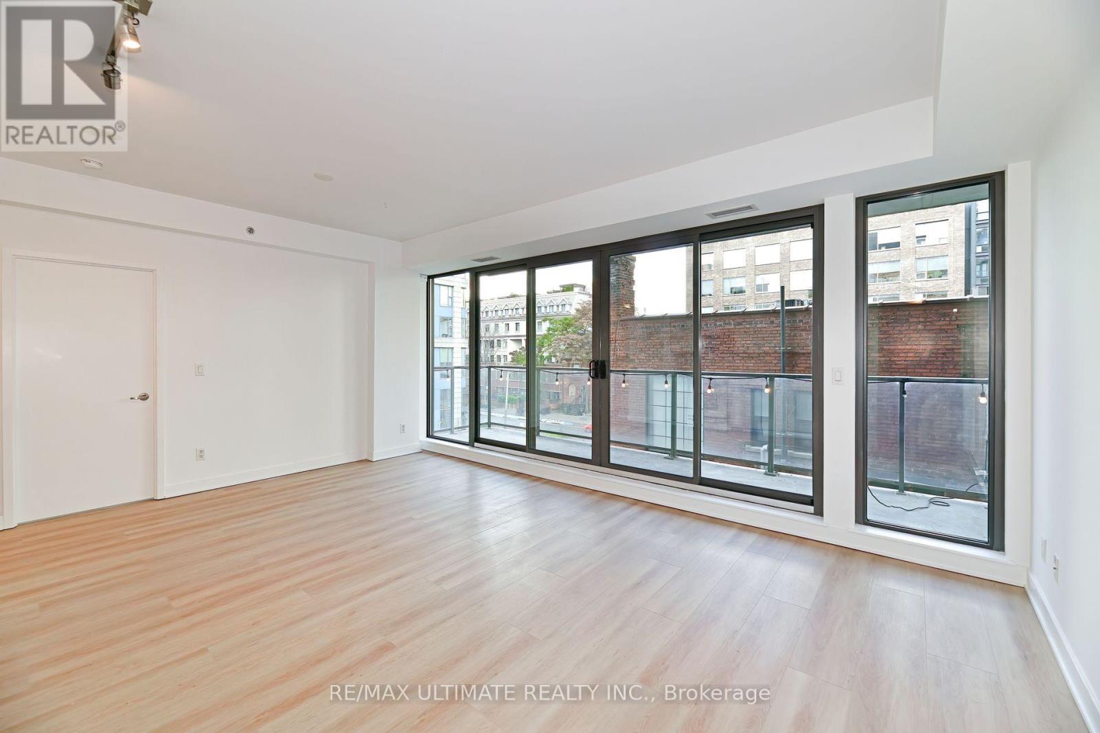 # 405 - 32 Camden Street, Toronto, Ontario  M5V 1G4 - Photo 9 - C12490080