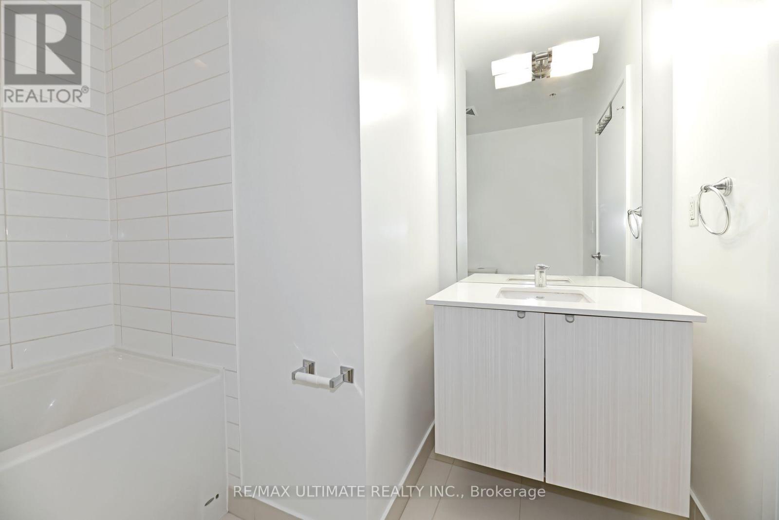 # 405 - 32 Camden Street, Toronto, Ontario  M5V 1G4 - Photo 16 - C12490080