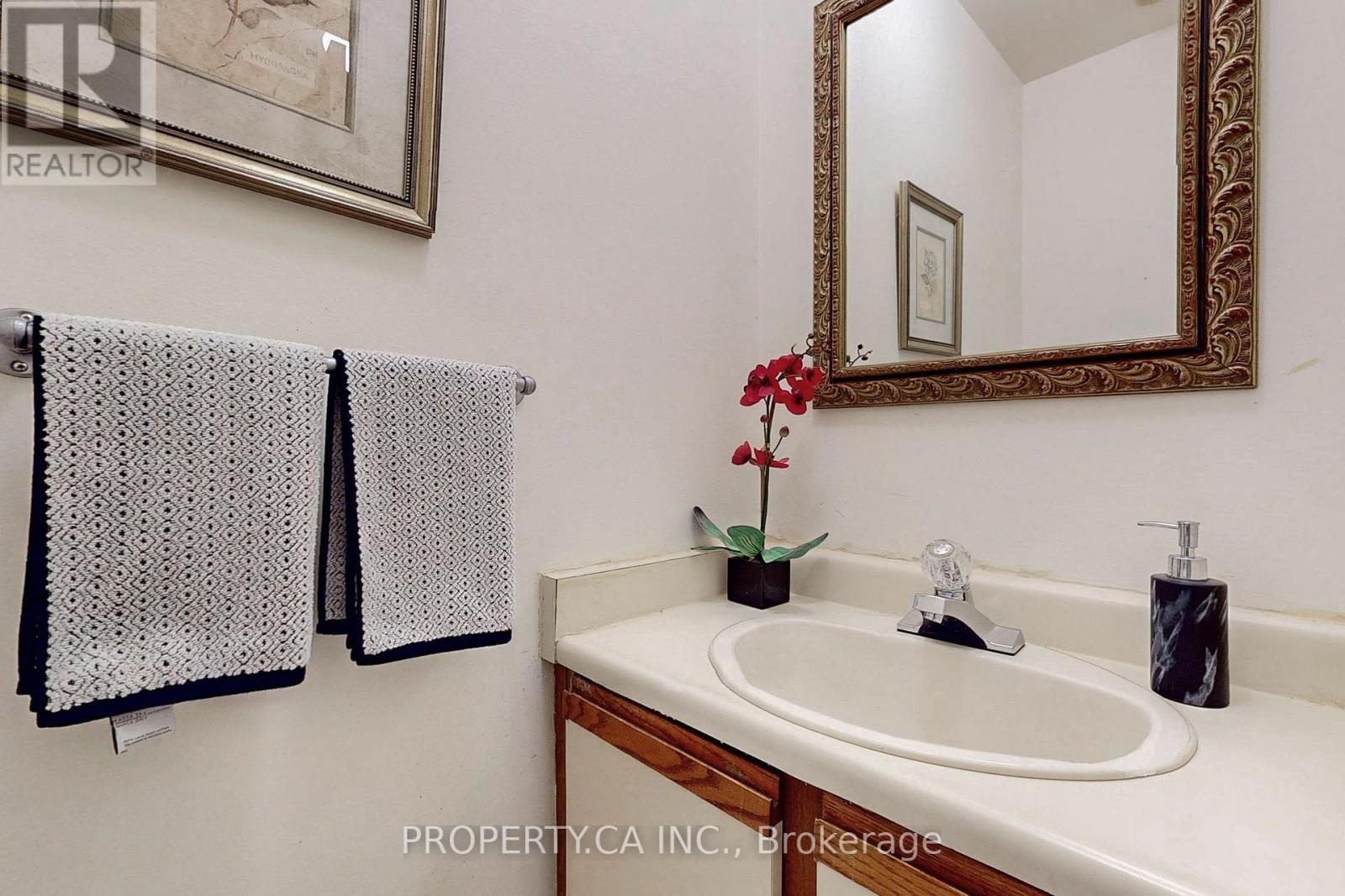 109 Lisa Crescent, Vaughan, Ontario  L4J 2N2 - Photo 19 - N12488190