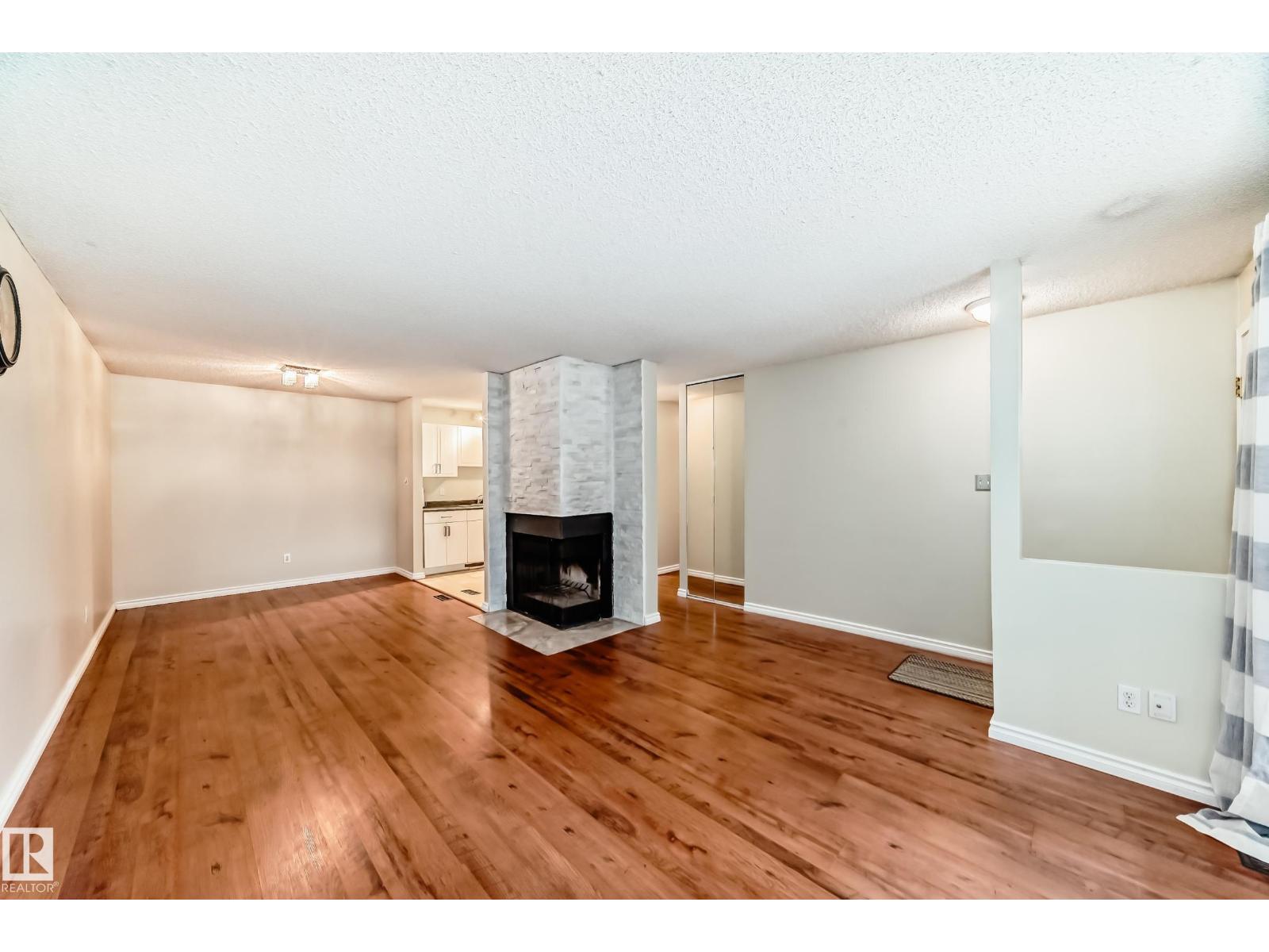 1126 Saddleback Rd Nw, Edmonton, Alberta  T6J 4Z4 - Photo 10 - E4463988