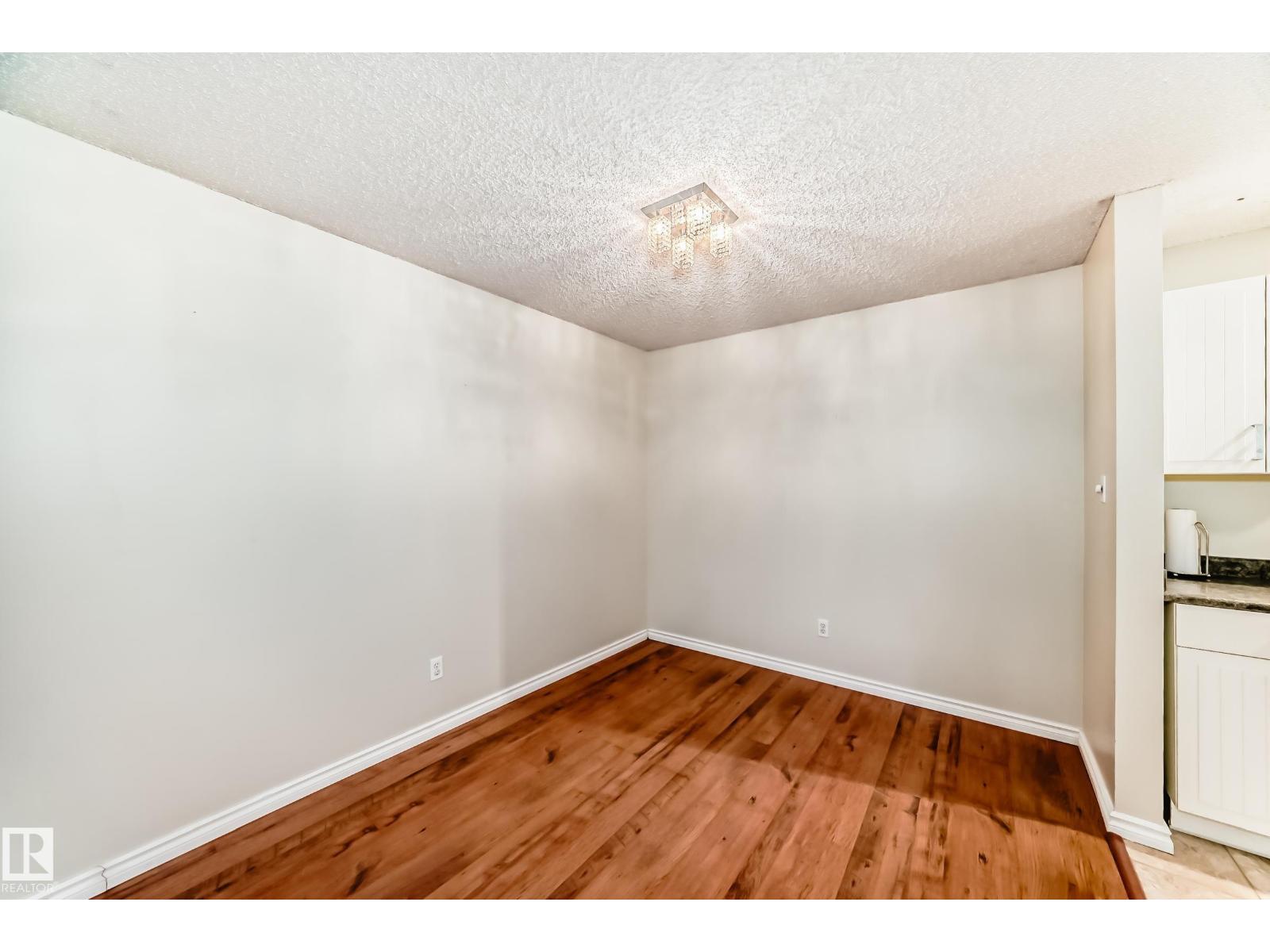 1126 Saddleback Rd Nw, Edmonton, Alberta  T6J 4Z4 - Photo 13 - E4463988