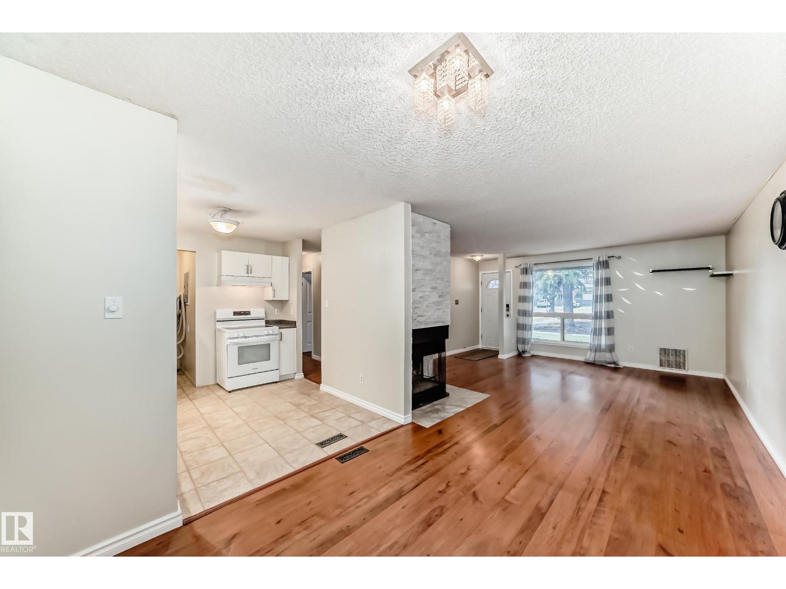 1126 Saddleback Rd Nw, Edmonton, Alberta  T6J 4Z4 - Photo 15 - E4463988