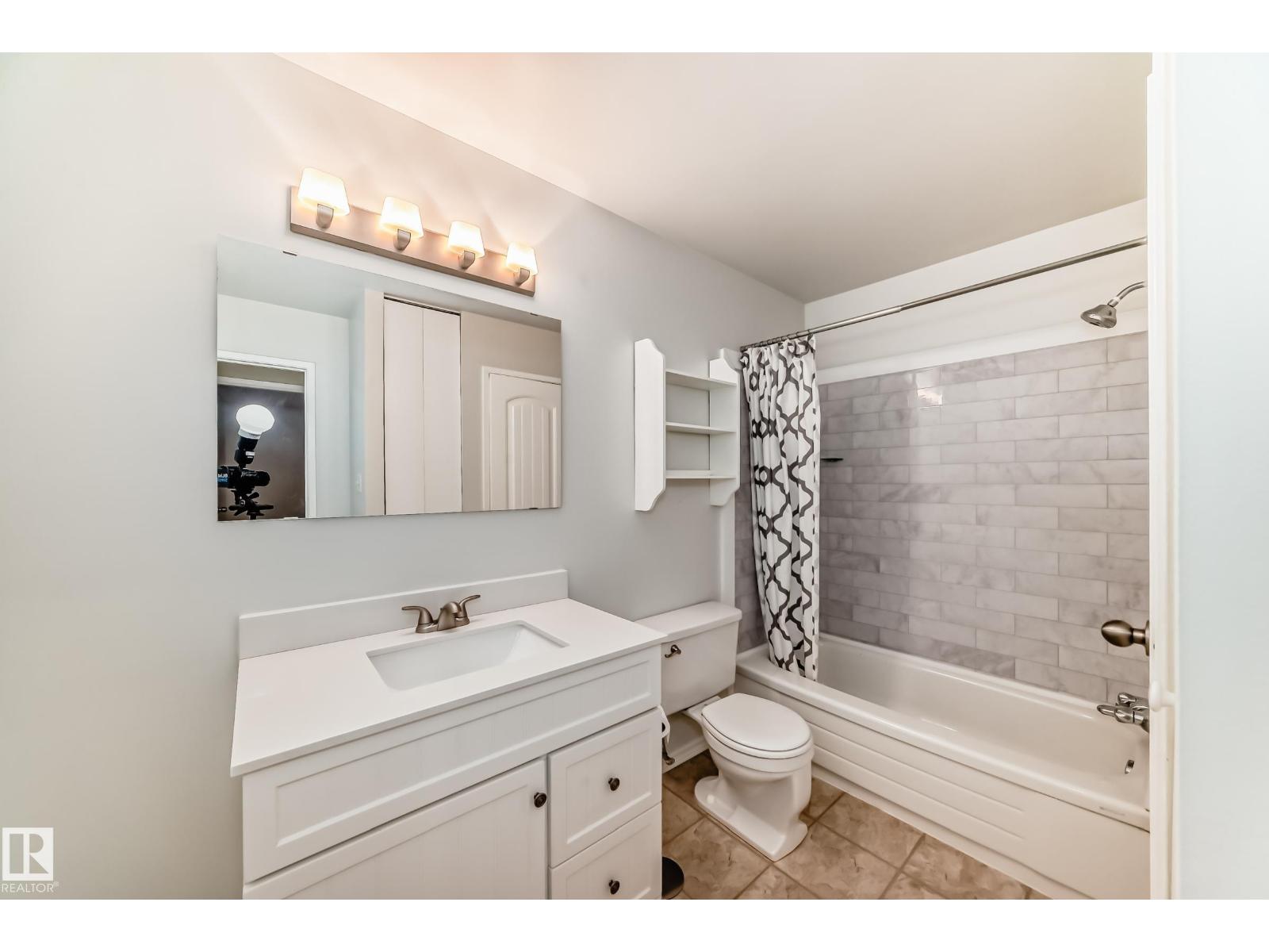 1126 Saddleback Rd Nw, Edmonton, Alberta  T6J 4Z4 - Photo 21 - E4463988