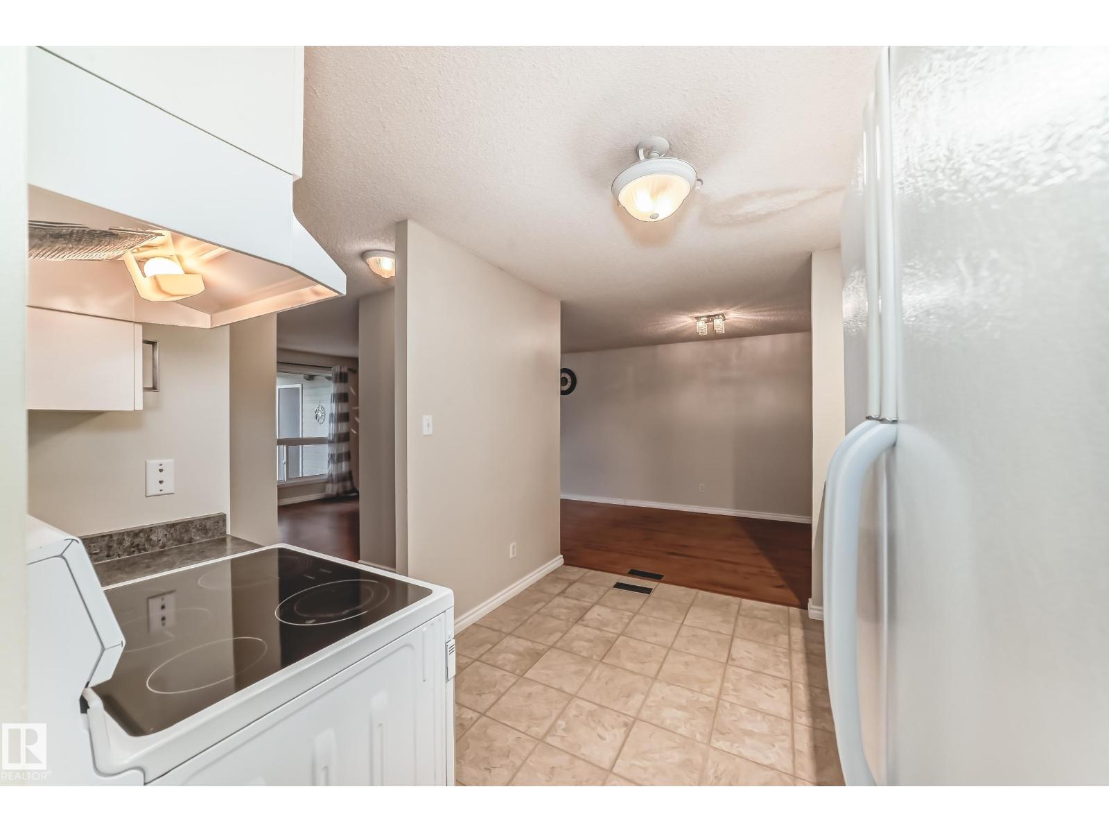 1126 Saddleback Rd Nw, Edmonton, Alberta  T6J 4Z4 - Photo 7 - E4463988