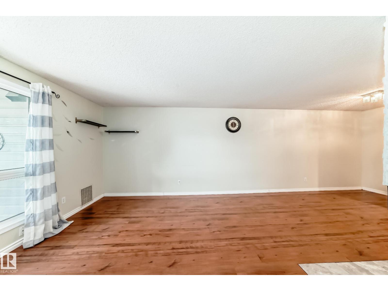 1126 Saddleback Rd Nw, Edmonton, Alberta  T6J 4Z4 - Photo 9 - E4463988