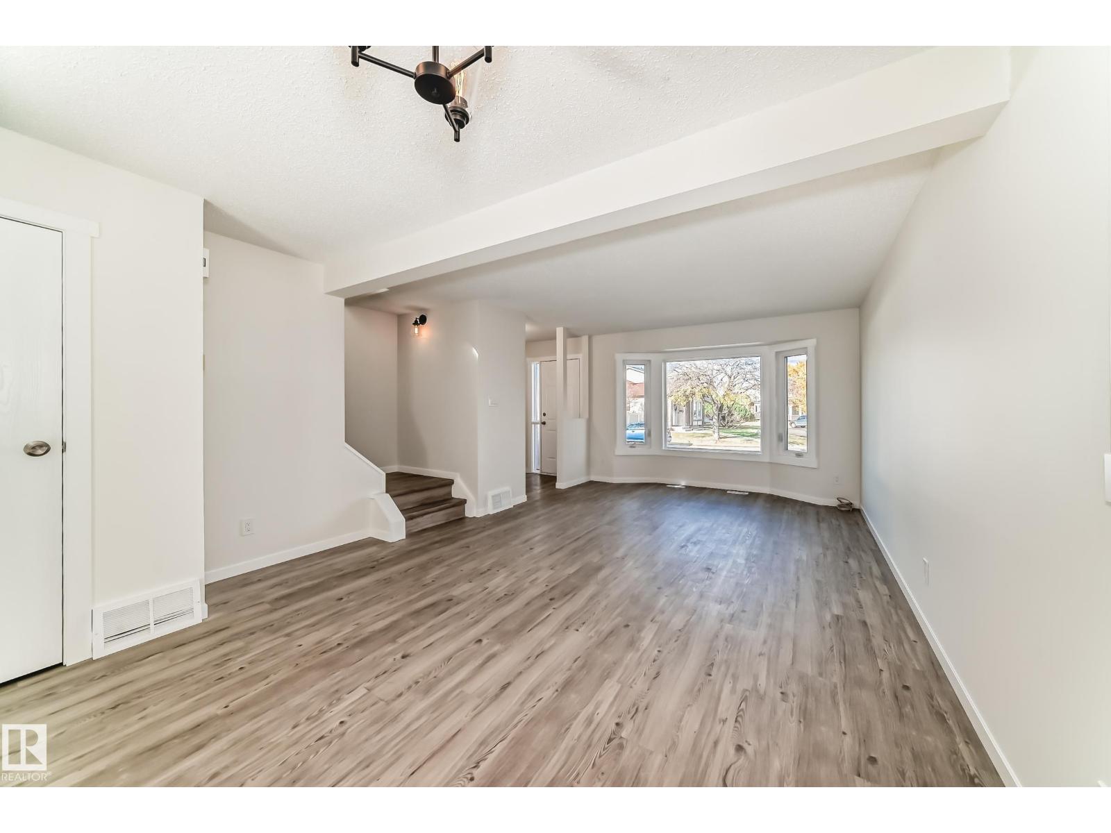 2017 108 St Nw, Edmonton, Alberta  T6J 5V4 - Photo 11 - E4463989