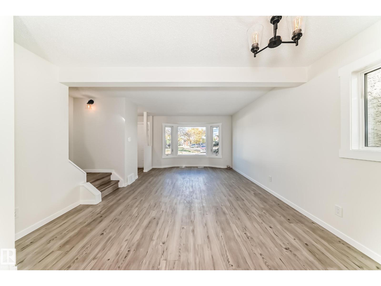 2017 108 St Nw, Edmonton, Alberta  T6J 5V4 - Photo 12 - E4463989