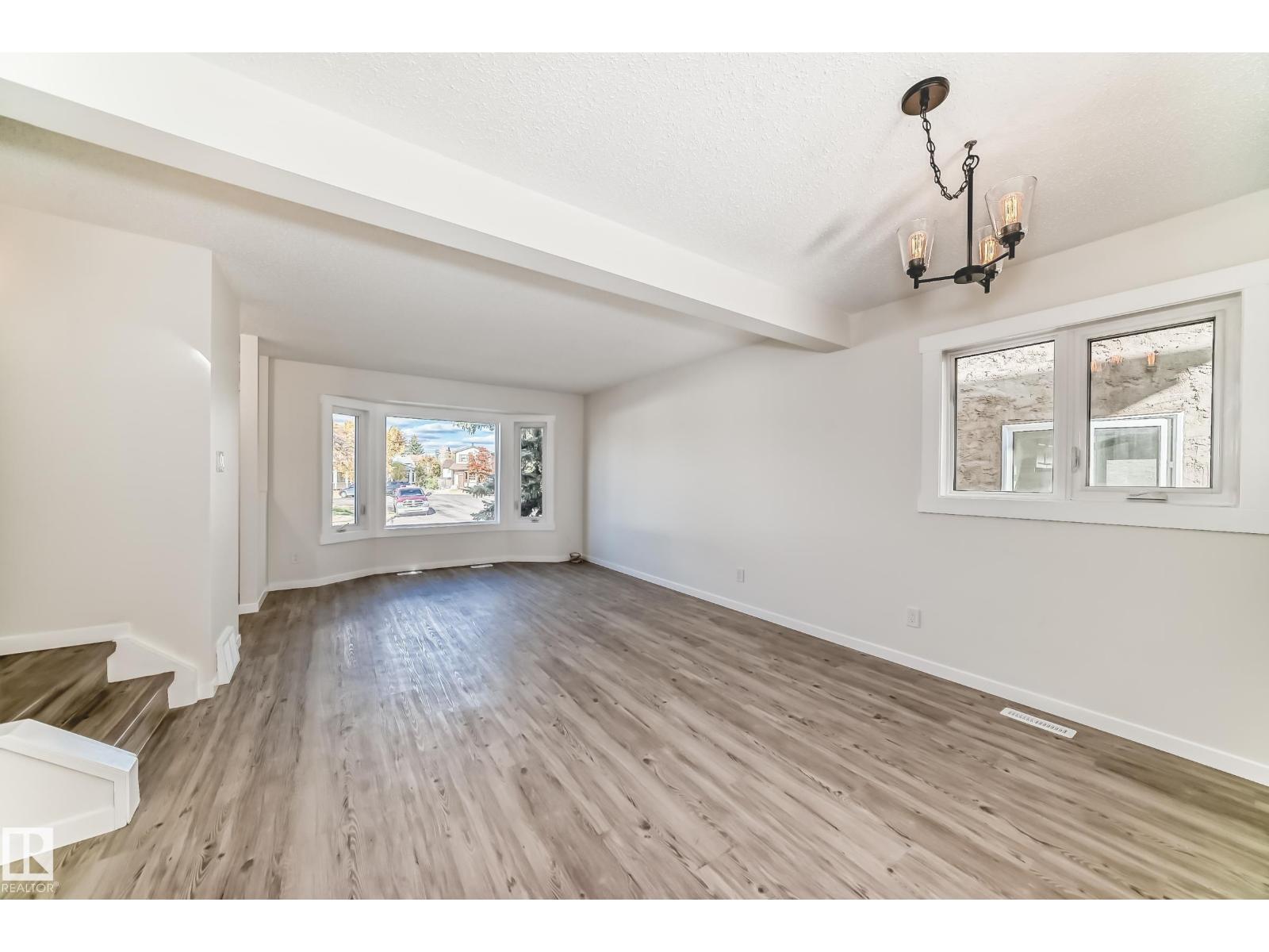 2017 108 St Nw, Edmonton, Alberta  T6J 5V4 - Photo 13 - E4463989