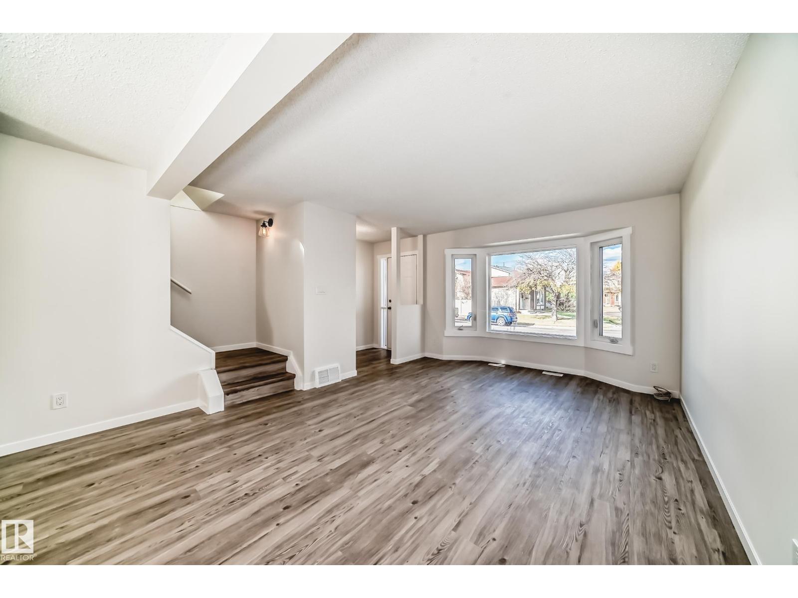 2017 108 St Nw, Edmonton, Alberta  T6J 5V4 - Photo 14 - E4463989