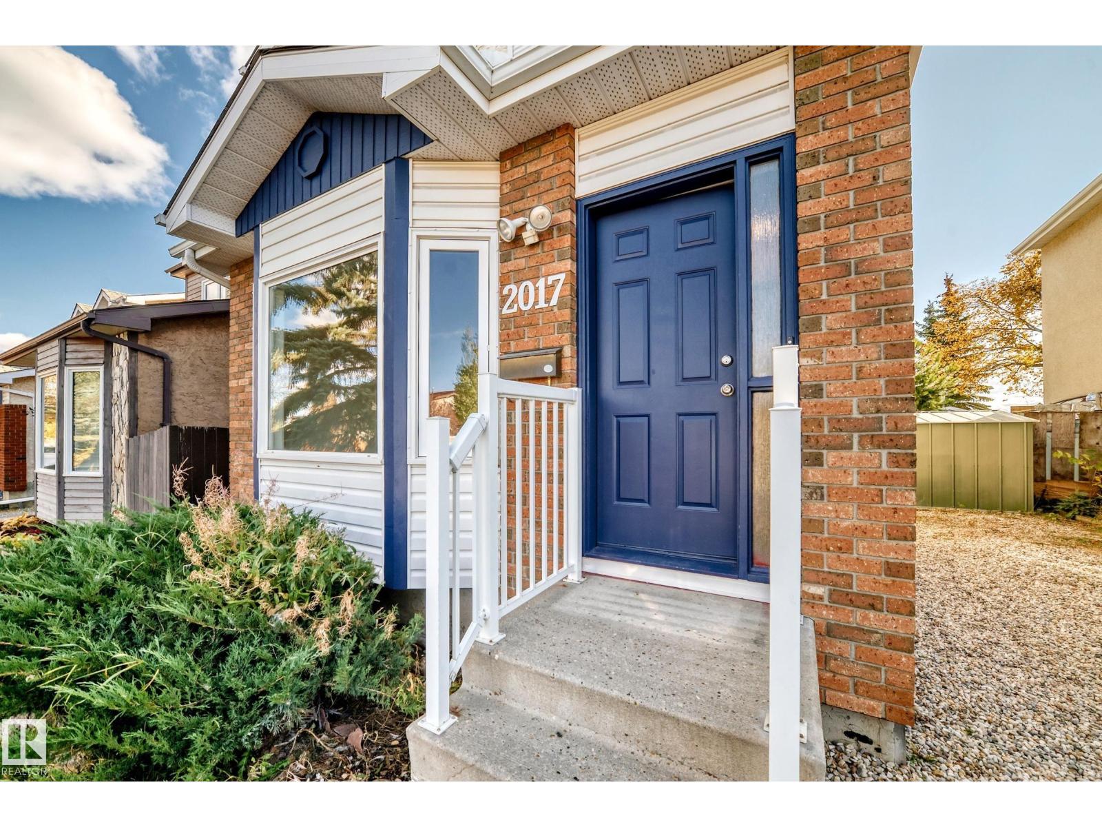 2017 108 St Nw, Edmonton, Alberta  T6J 5V4 - Photo 2 - E4463989