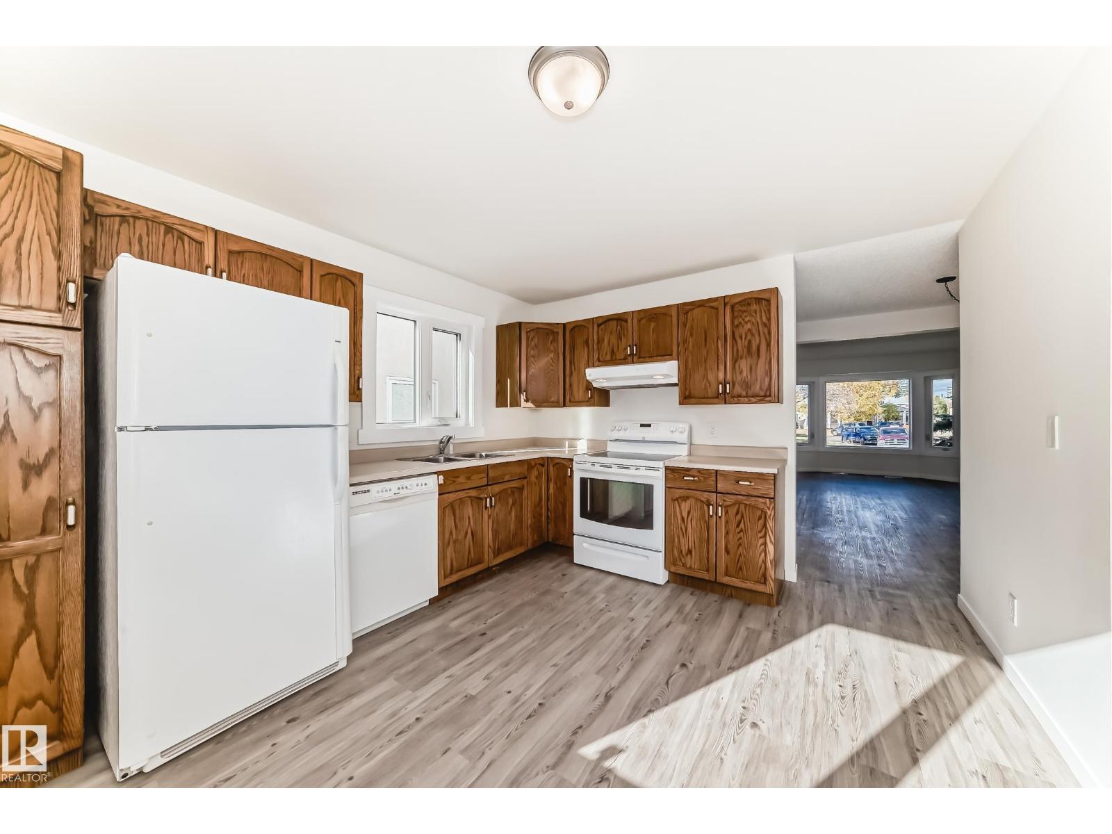 2017 108 St Nw, Edmonton, Alberta  T6J 5V4 - Photo 5 - E4463989