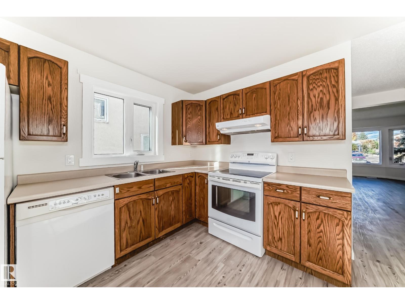 2017 108 St Nw, Edmonton, Alberta  T6J 5V4 - Photo 6 - E4463989