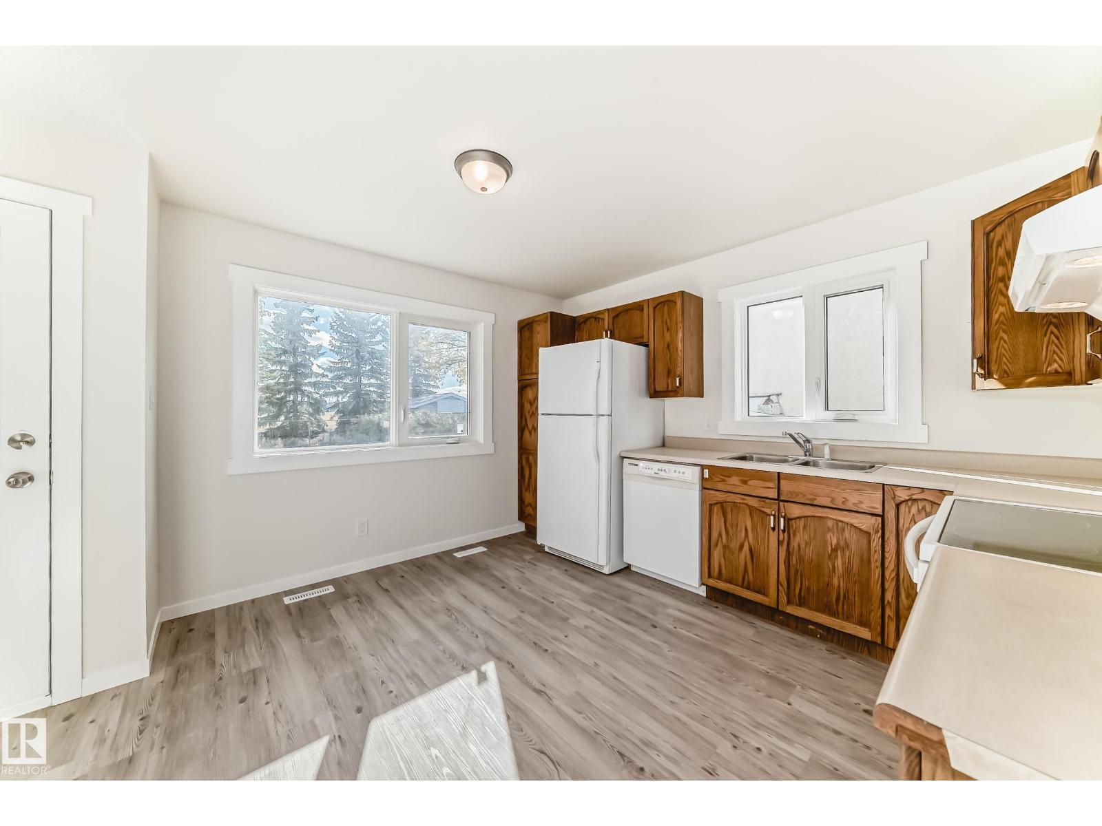 2017 108 St Nw, Edmonton, Alberta  T6J 5V4 - Photo 8 - E4463989