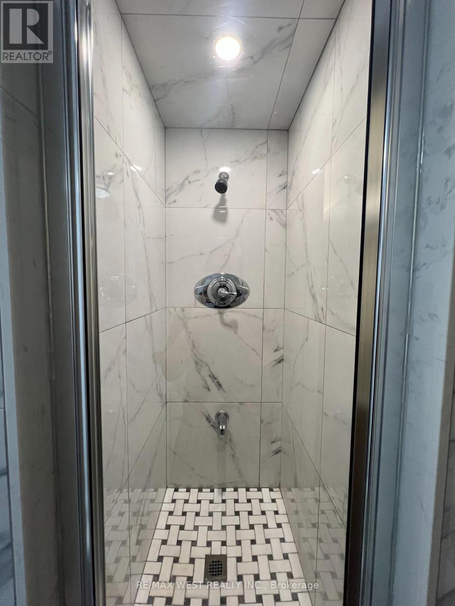 123 Carmen Crescent, Vaughan, Ontario  L4L 5P1 - Photo 10 - N12490198