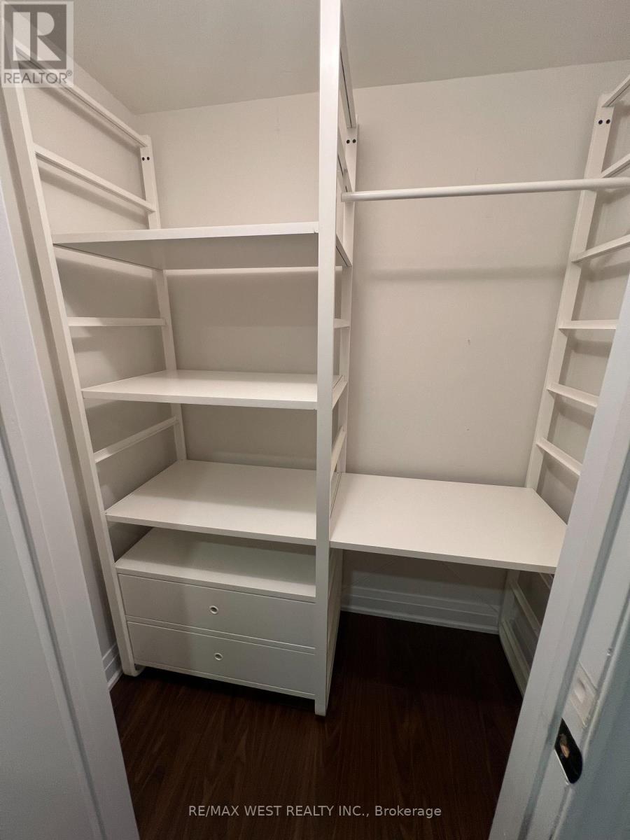 123 Carmen Crescent, Vaughan, Ontario  L4L 5P1 - Photo 5 - N12490198