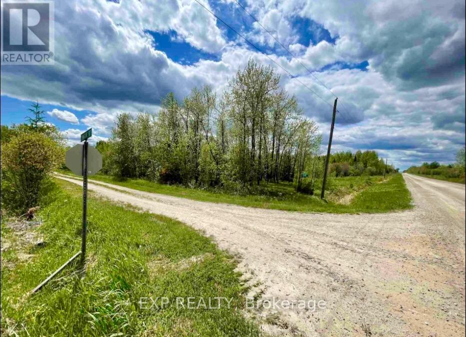 642 NAHMA ROAD, Cochrane, Ontario