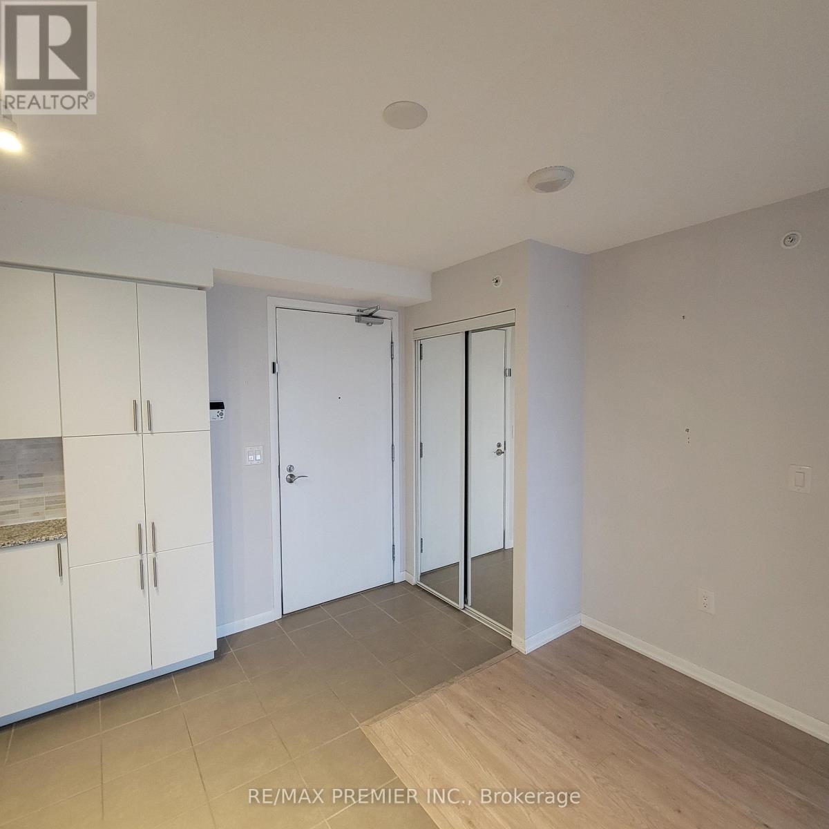 1109 - 830 Lawrence Avenue W, Toronto, Ontario  M6A 1C3 - Photo 5 - W12457290