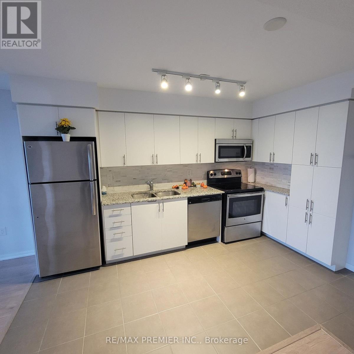 1109 - 830 Lawrence Avenue W, Toronto, Ontario  M6A 1C3 - Photo 6 - W12457290