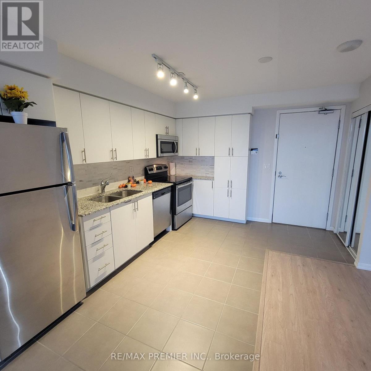 1109 - 830 Lawrence Avenue W, Toronto, Ontario  M6A 1C3 - Photo 7 - W12457290