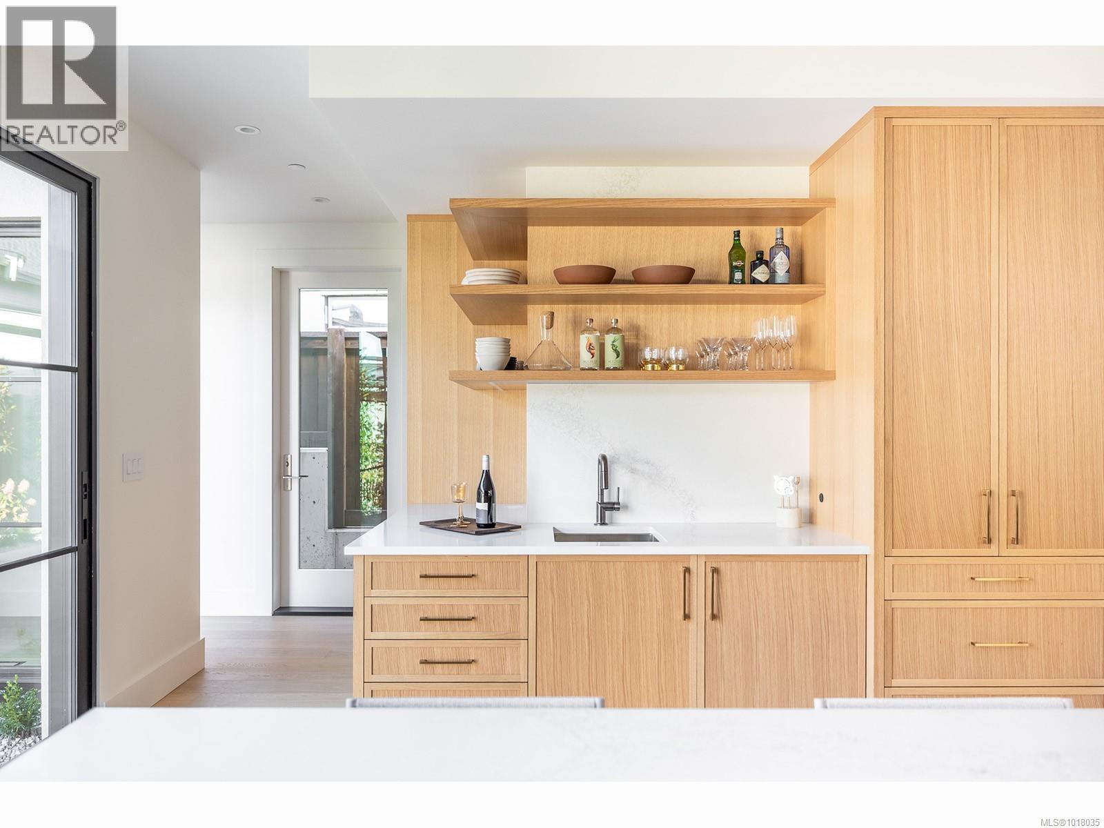 634 Hemlock St, Qualicum Beach, British Columbia  V9K 1H8 - Photo 13 - 1018035