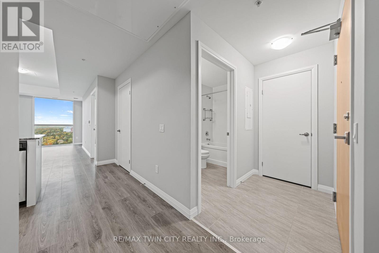 2407 - 60 Charles Street W, Kitchener, Ontario  N2G 0C9 - Photo 10 - X12380845