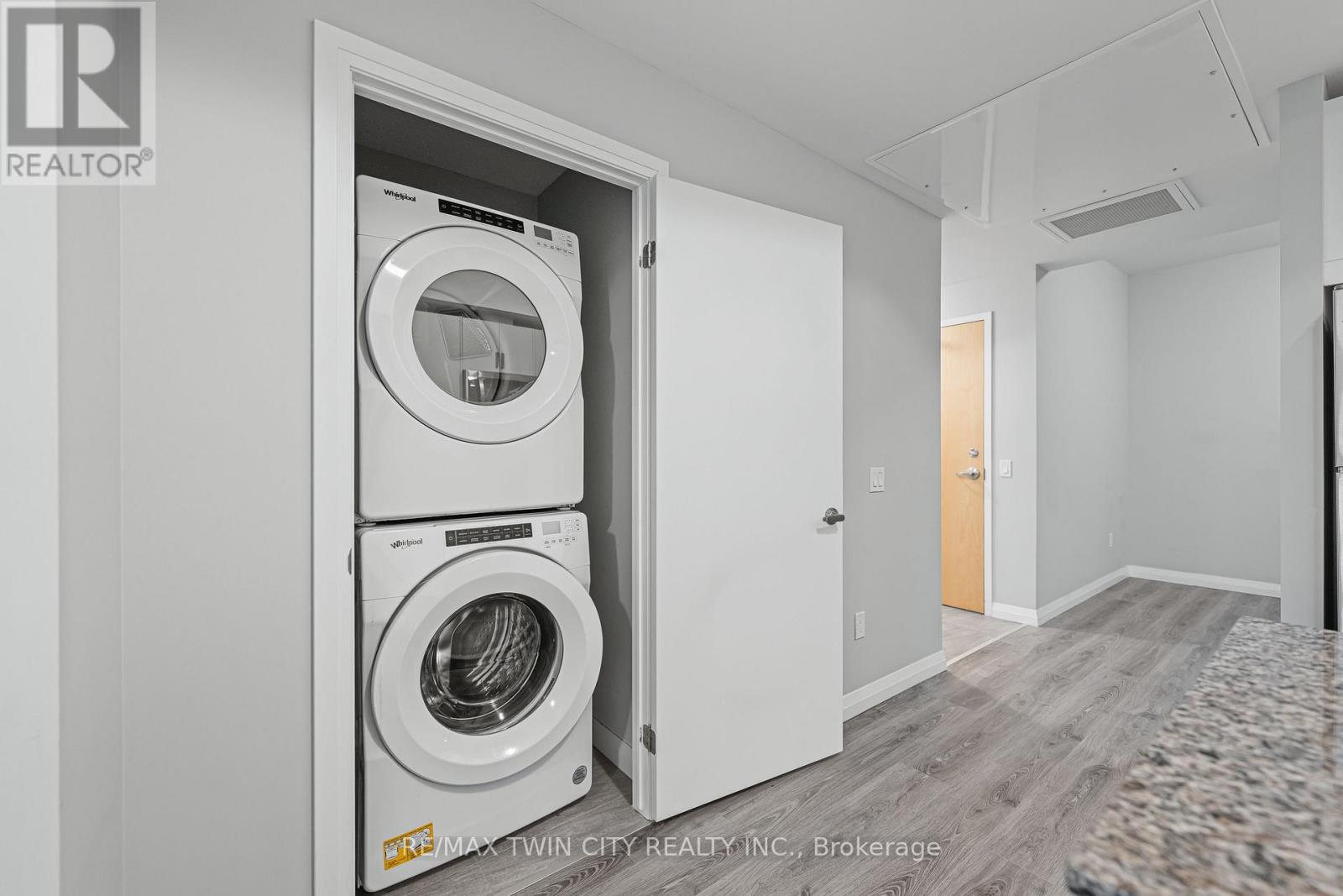 2407 - 60 Charles Street W, Kitchener, Ontario  N2G 0C9 - Photo 26 - X12380845