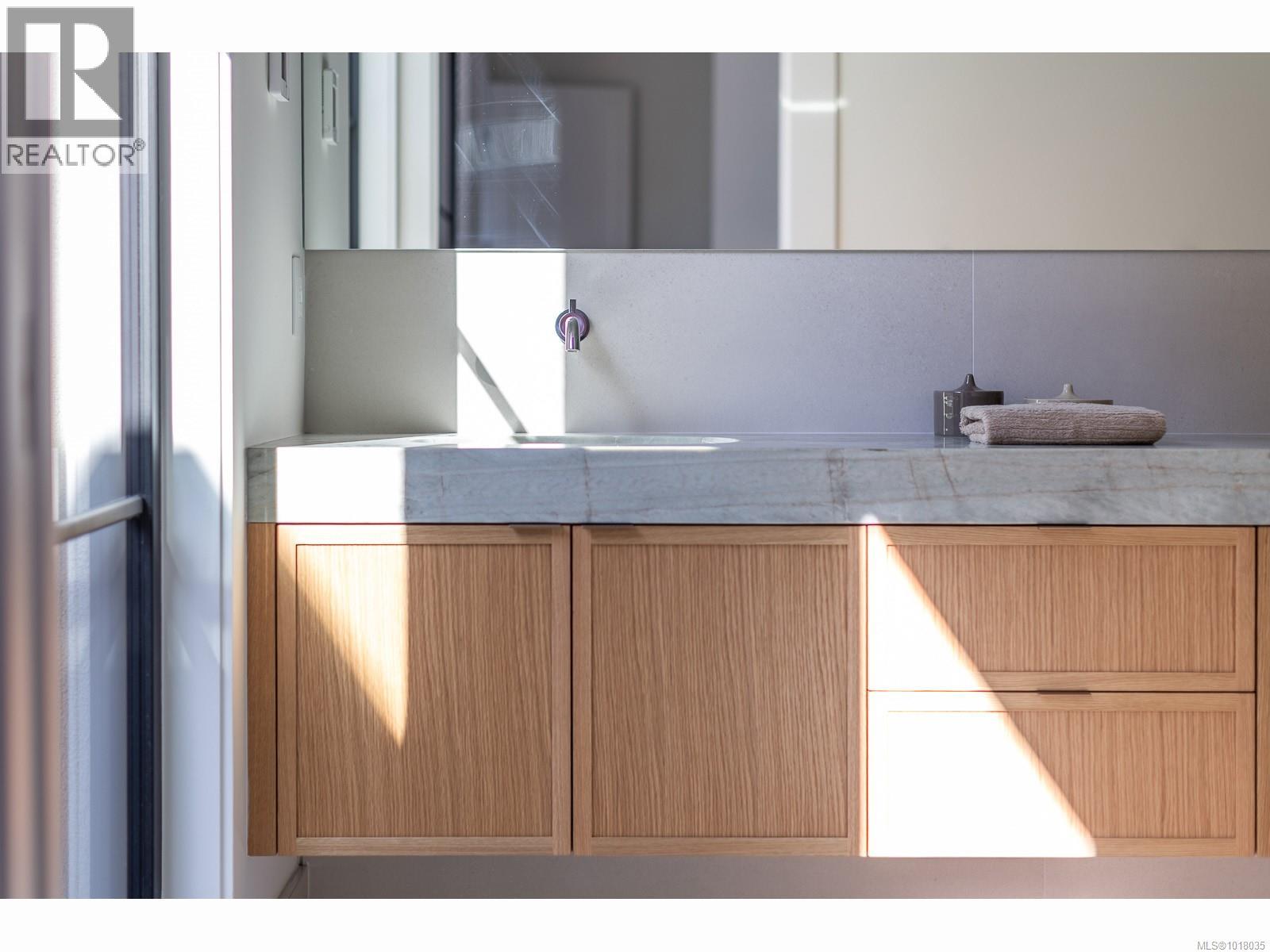 634 Hemlock St, Qualicum Beach, British Columbia  V9K 1H8 - Photo 38 - 1018035