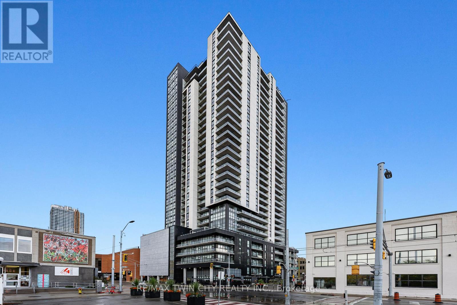 2407 - 60 Charles Street W, Kitchener, Ontario  N2G 0C9 - Photo 3 - X12380845