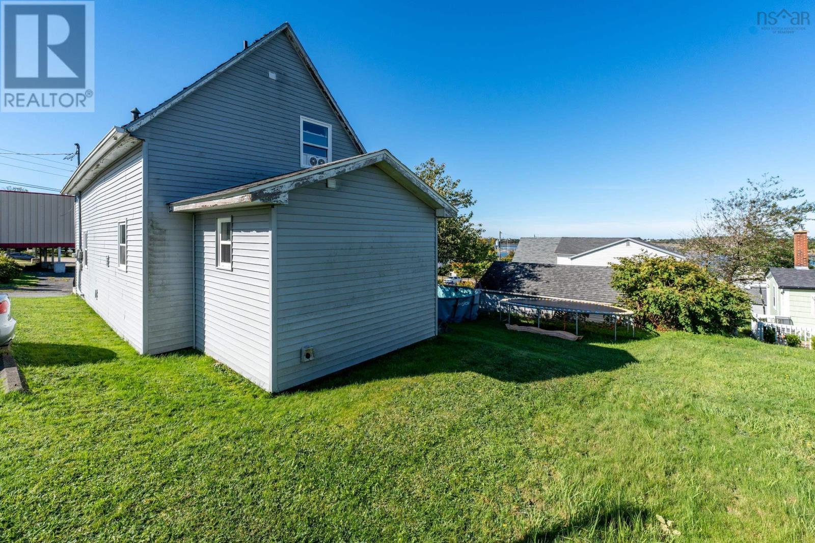 10 Store Street, Yarmouth, Nova Scotia  B5A 2Z2 - Photo 6 - 202423049